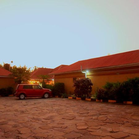 Palm Star Motel Fort Portal المظهر الخارجي الصورة