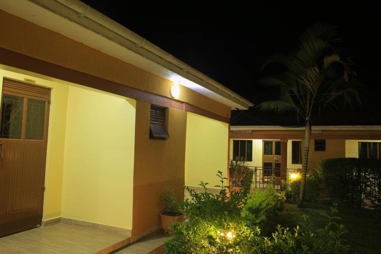 Palm Star Motel Fort Portal المظهر الخارجي الصورة