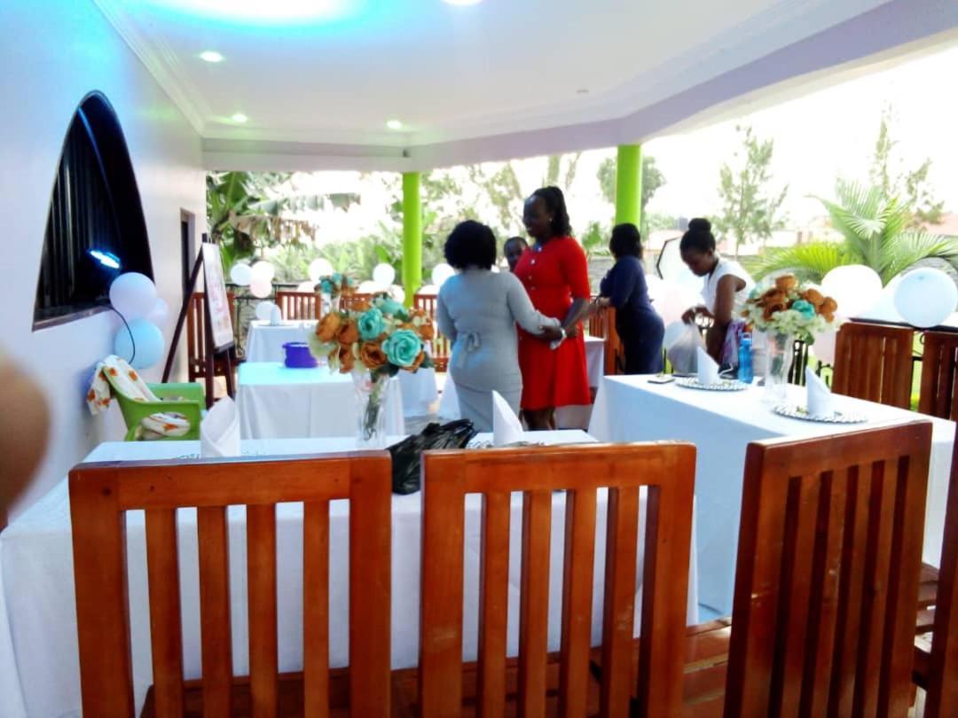 Palm Star Motel Fort Portal المظهر الخارجي الصورة