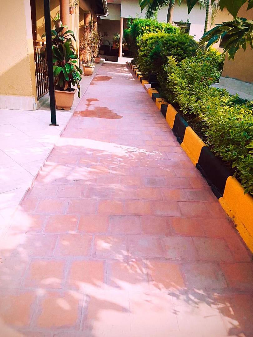Palm Star Motel Fort Portal المظهر الخارجي الصورة
